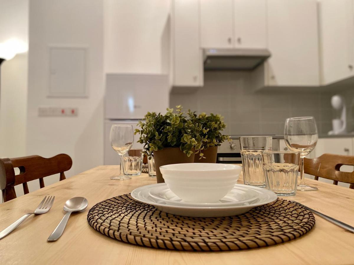 Central Suites Perikleous 53 Down Town Nicosia By Platform 357 Bagian luar foto