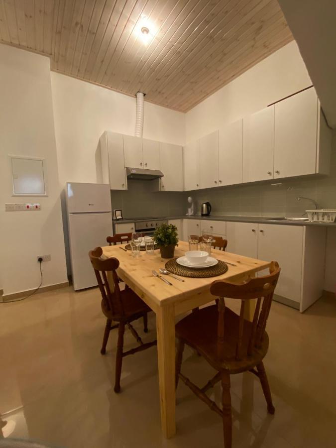 Central Suites Perikleous 53 Down Town Nicosia By Platform 357 Bagian luar foto