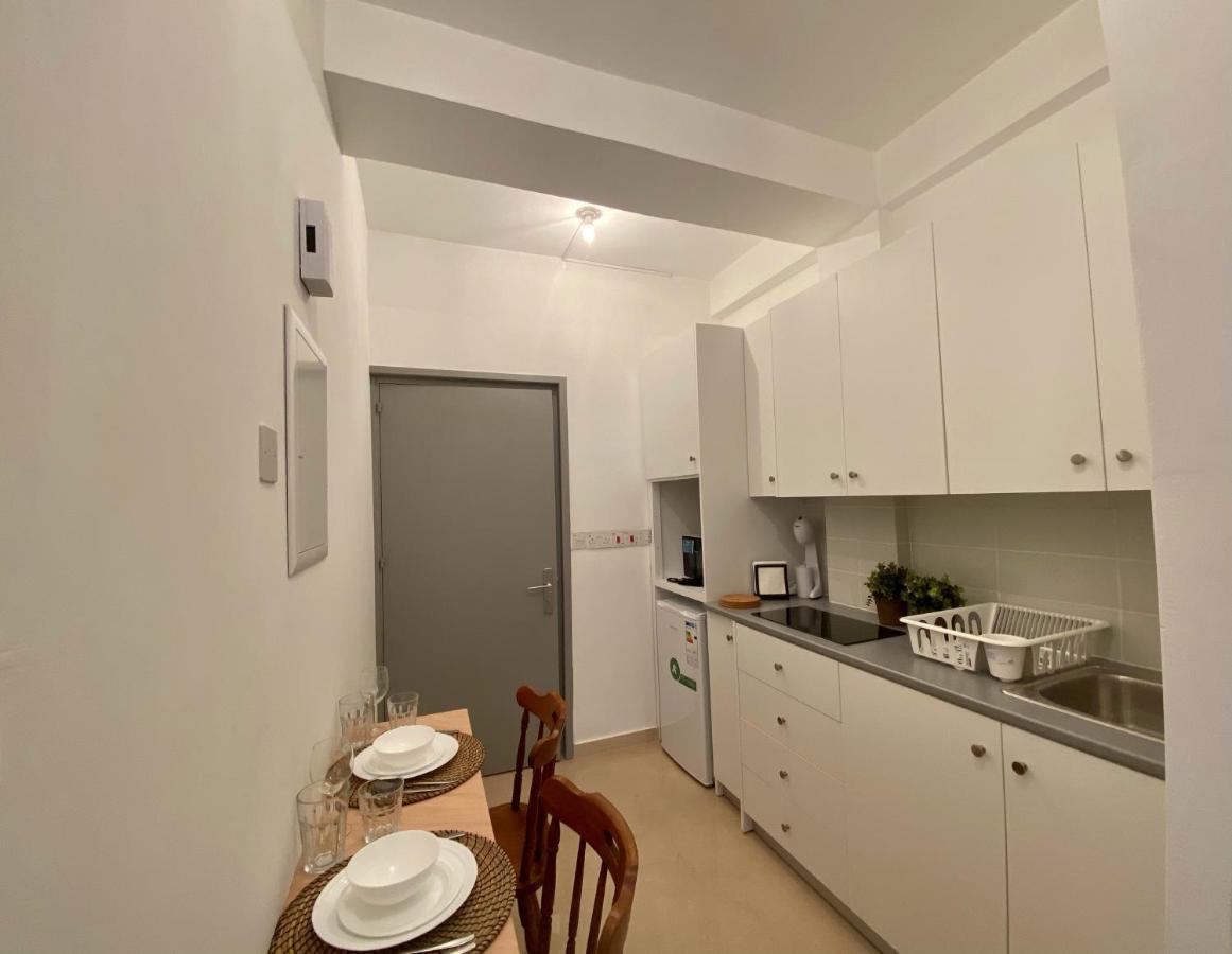 Central Suites Perikleous 53 Down Town Nicosia By Platform 357 Bagian luar foto